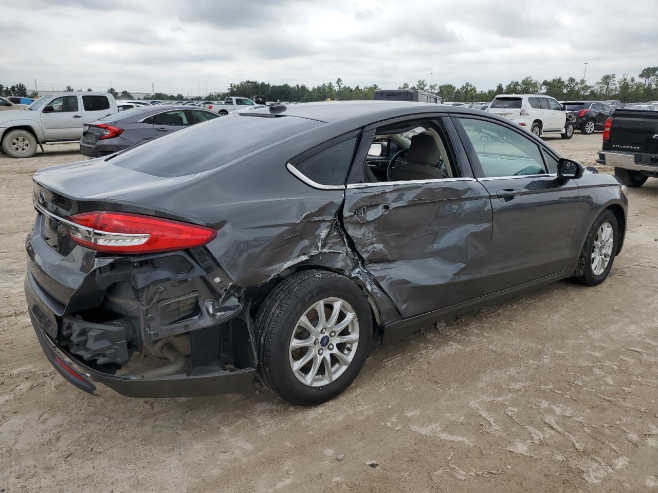 VIN 3FA6P0G73JR167677 2018 FORD FUSION no.3