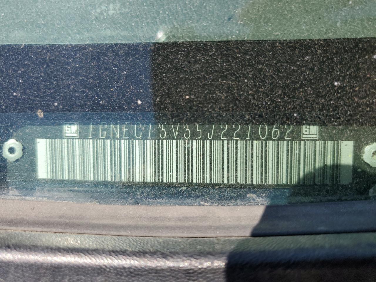 2005 Chevrolet Tahoe C1500 VIN: 1GNEC13V35J221062 Lot: 63185674