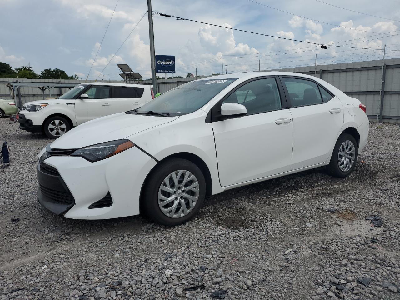 2T1BURHE3JC107570 2018 TOYOTA COROLLA - Image 1