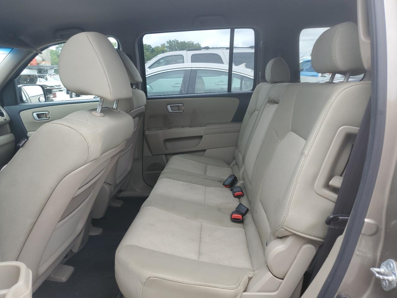 2011 Honda Pilot Lx VIN: 5FNYF4H27BB047951 Lot: 62485154