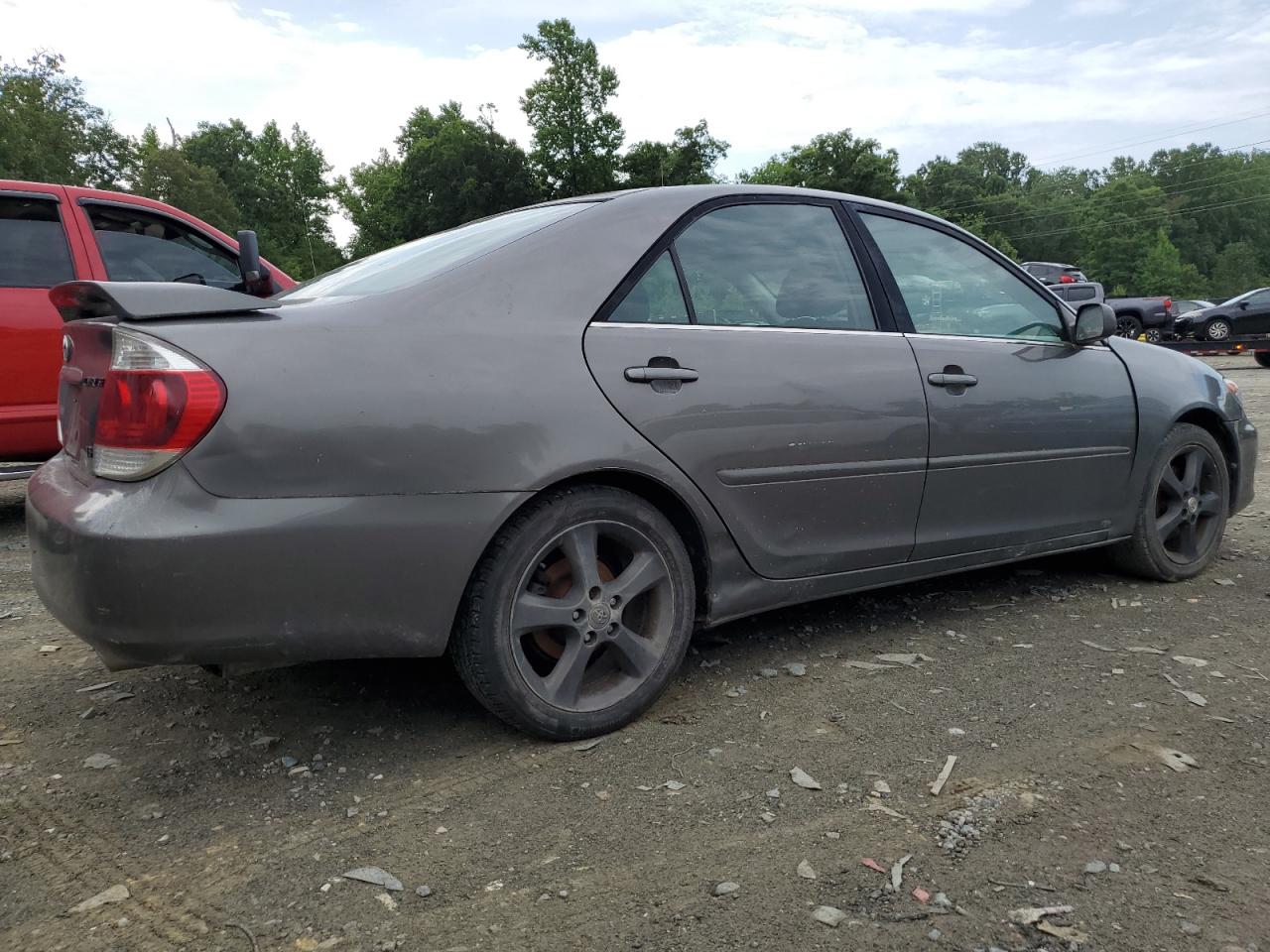 2005 Toyota Camry Se VIN: 4T1BA32K75U047320 Lot: 63450884