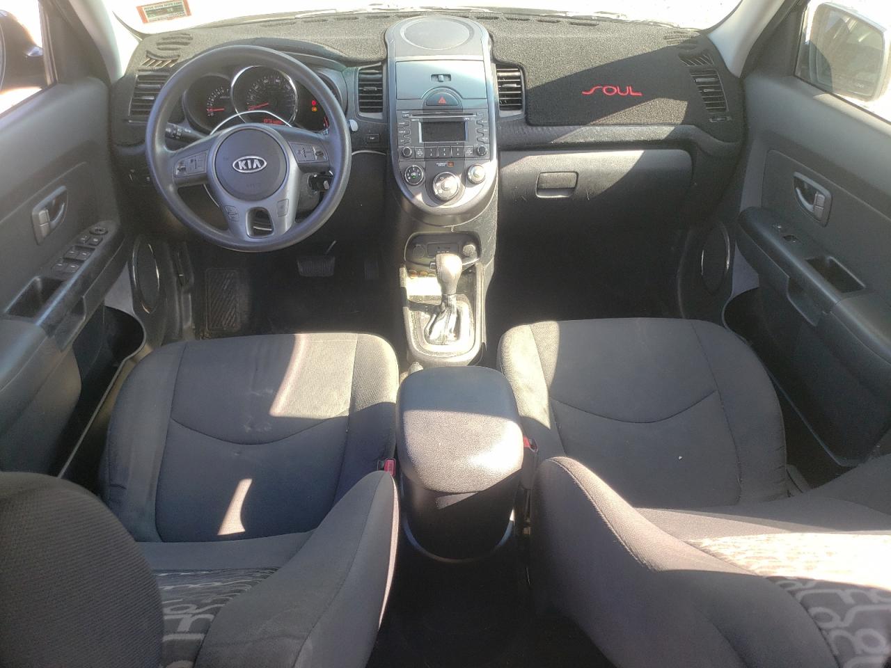 KNDJT2A21B7226386 2011 Kia Soul +