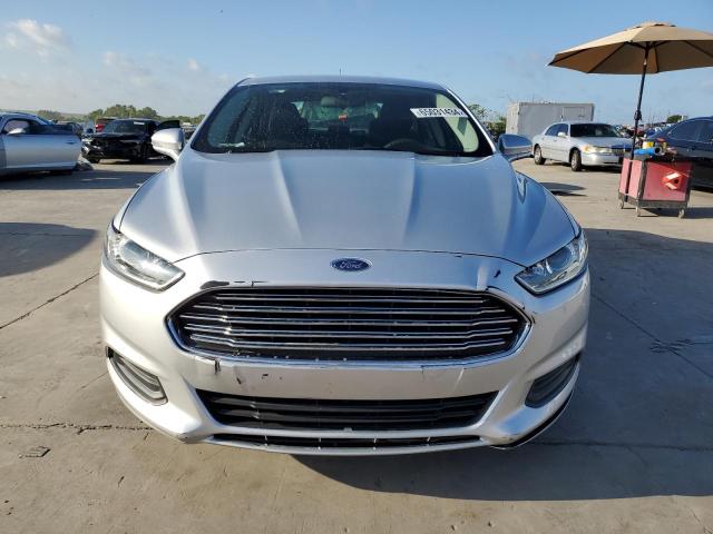  FORD FUSION 2016 Серебристый