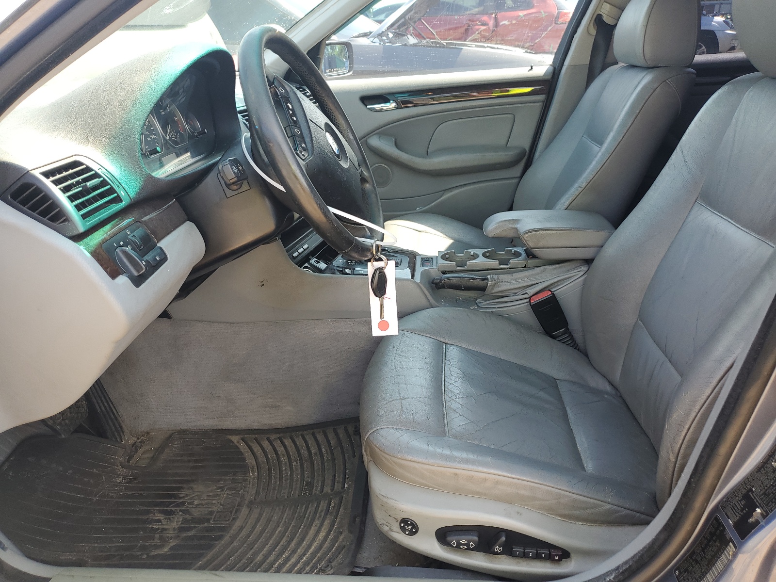 WBAAV53401FK46415 2001 BMW 330 I