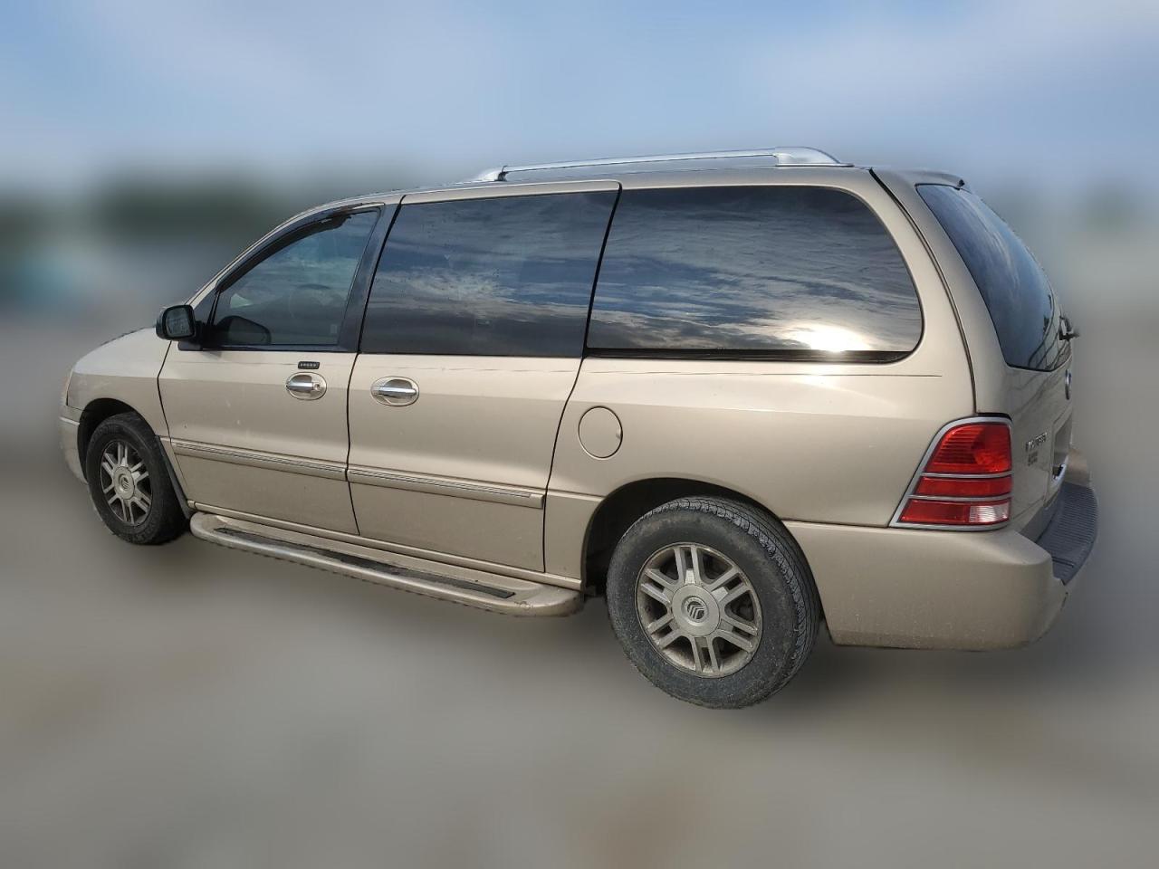 2007 Mercury Monterey Luxury VIN: 2MRDA22217BJ01983 Lot: 63430014