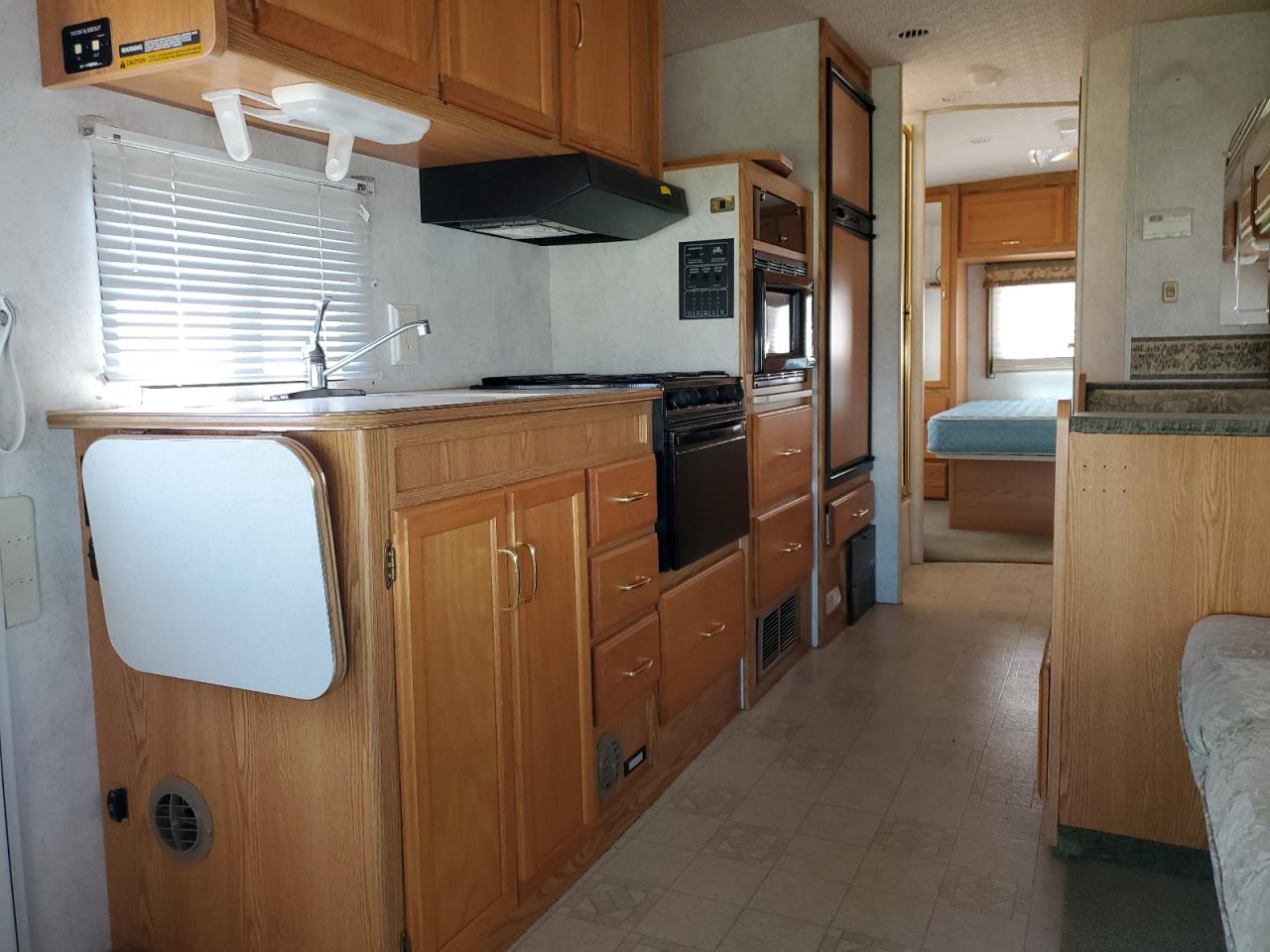 2003 Ford Econoline E450 Super Duty Cutaway Van VIN: 1FDXE45S83HA67173 Lot: 62618624