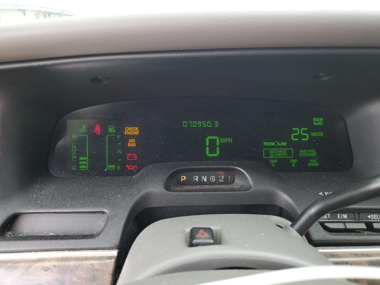 2000 Ford Crown Victoria Lx VIN: 2FAFP74W3YX150457 Lot: 63869194