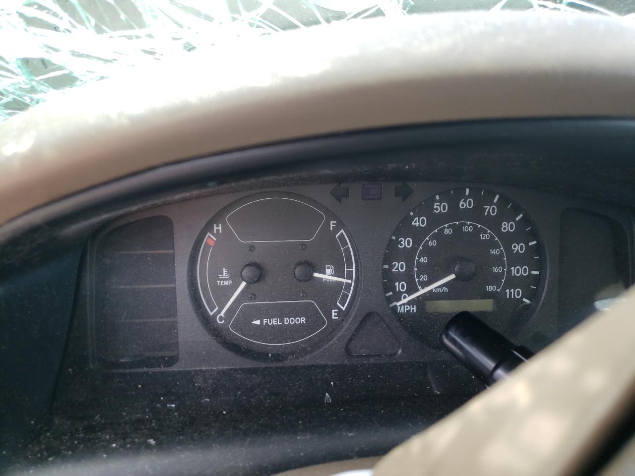 2000 Chevrolet Geo Prizm Base VIN: 1Y1SK5281YZ405516 Lot: 63596914