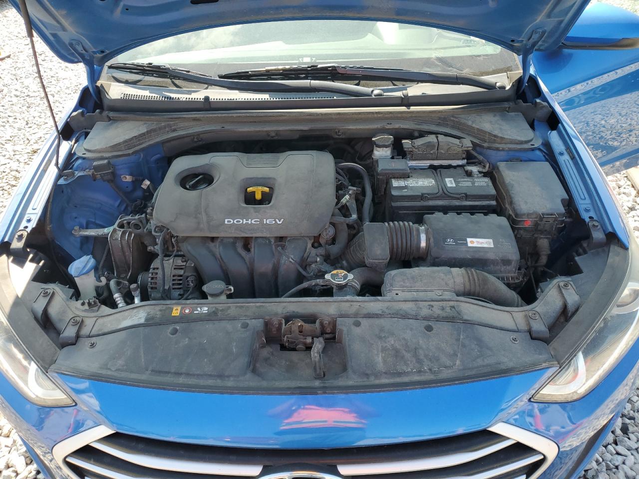 2017 Hyundai Elantra - Image 12