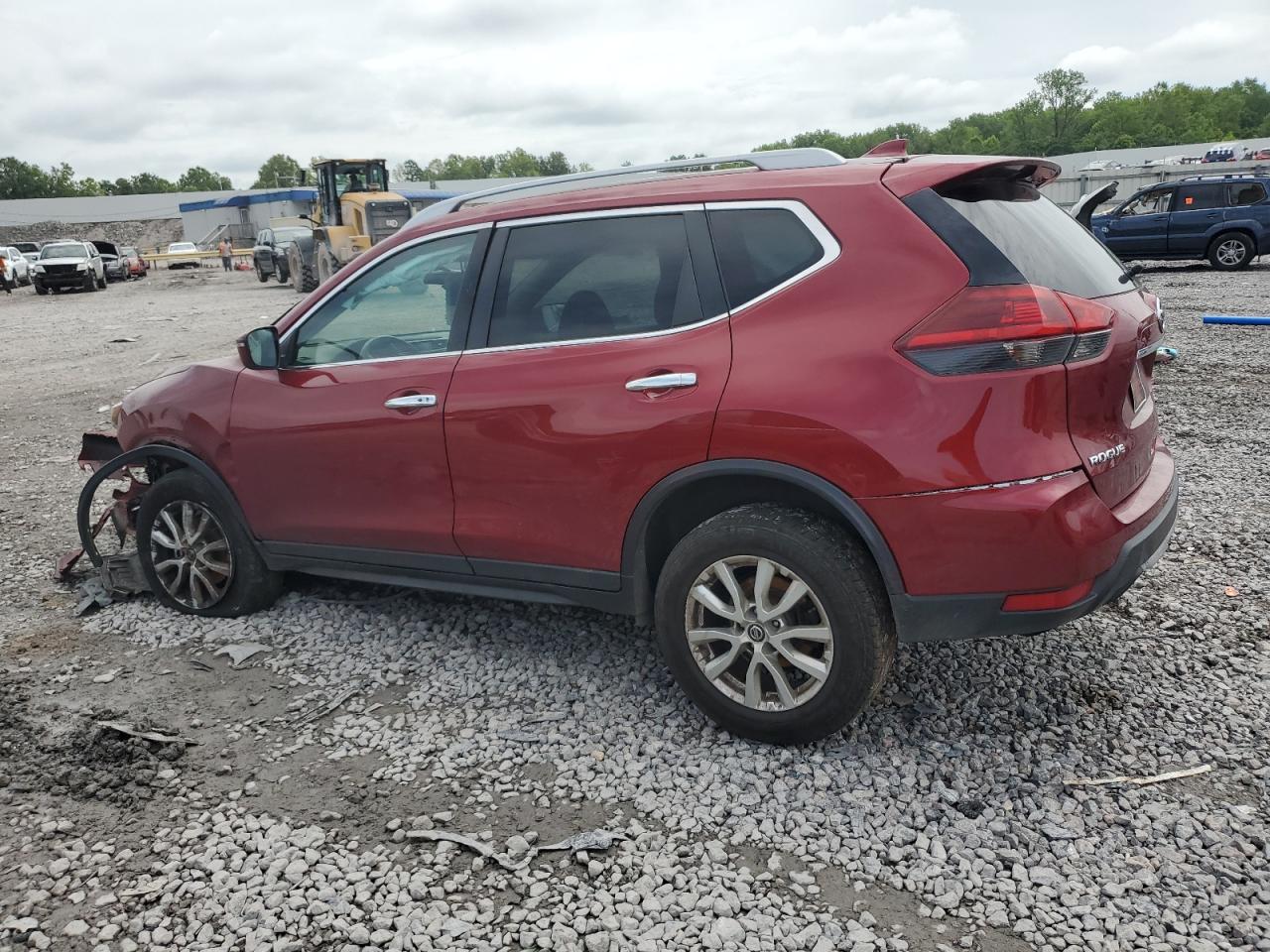 5N1AT2MV1JC830544 2018 NISSAN ROGUE - Image 2