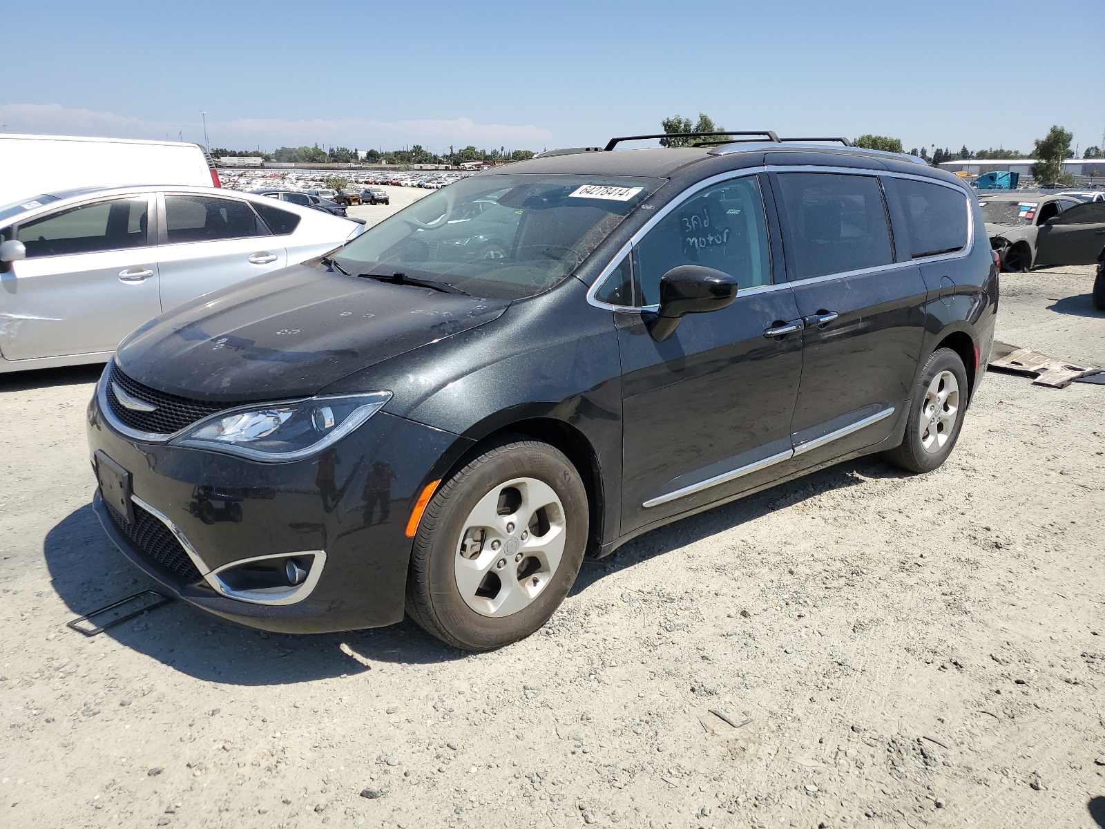 2017 Chrysler Pacifica Touring L Plus vin: 2C4RC1EG3HR633555