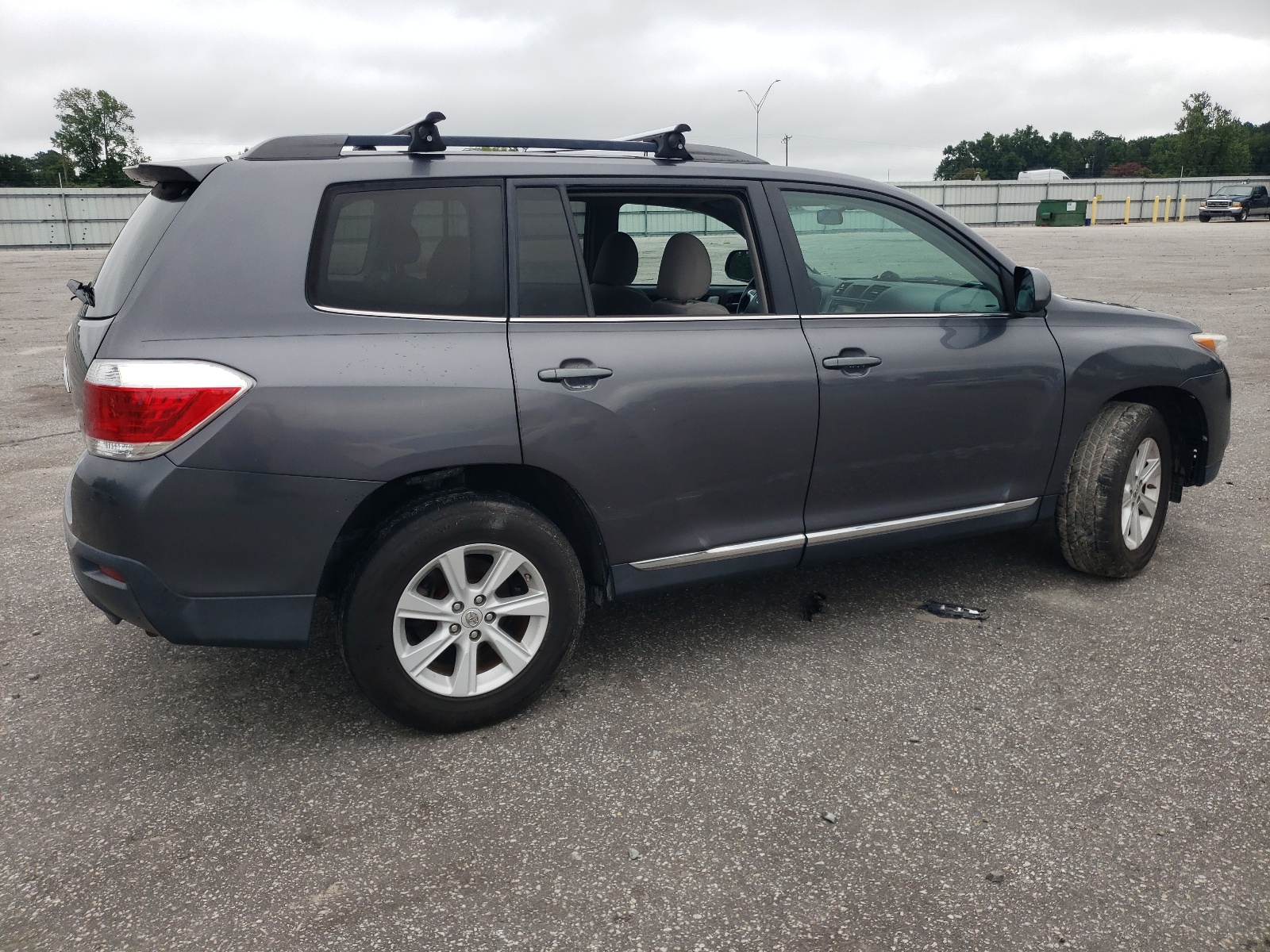 5TDZK3EH8DS142360 2013 Toyota Highlander Base