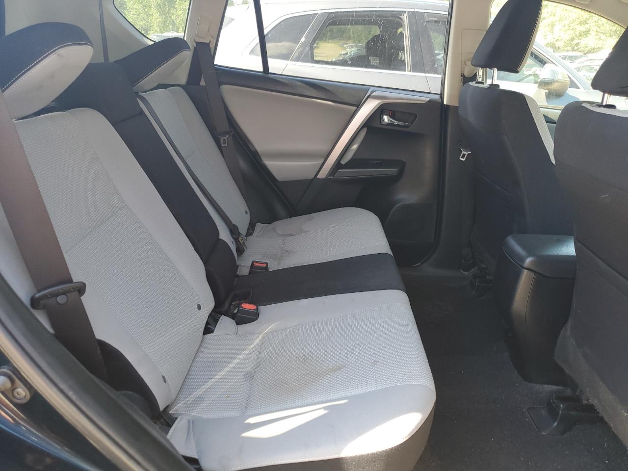 2017 Toyota Rav4 Xle VIN: JTMRFREV4HJ171399 Lot: 61981374