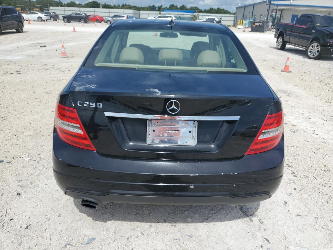 2012 Mercedes-Benz C 250 VIN: WDDGF4HB2CR211023 Lot: 62399884