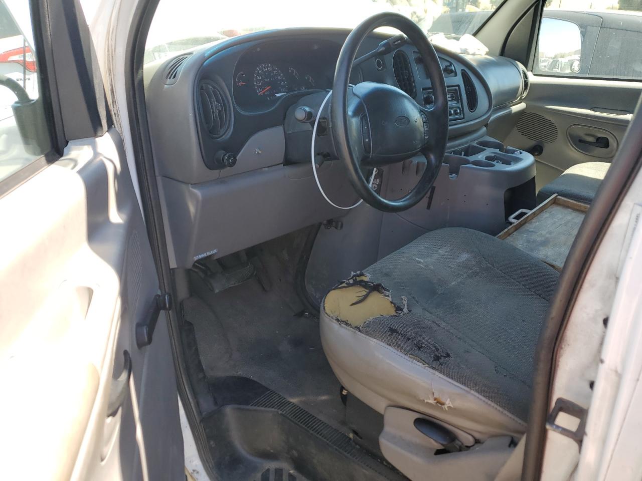 2000 Ford Econoline E250 Van VIN: 1FTNE24L3YHB33677 Lot: 63536694