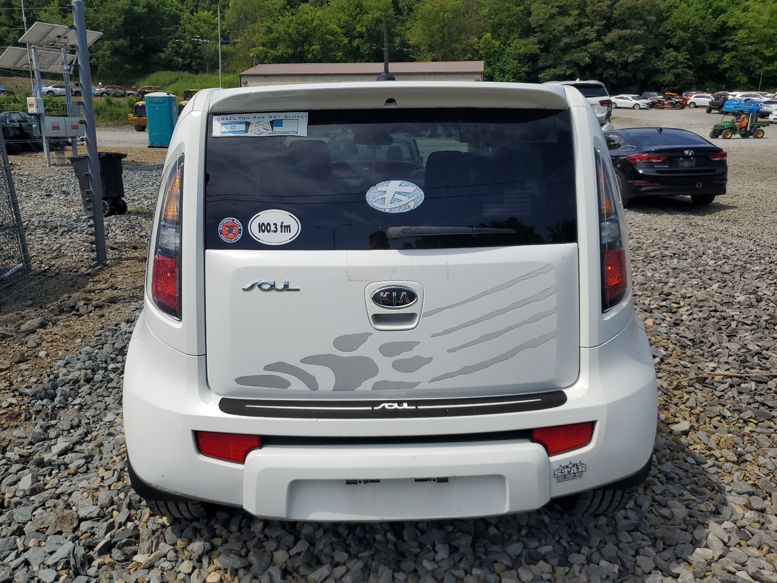 KNDJT2A25B7726552 2011 Kia Soul +