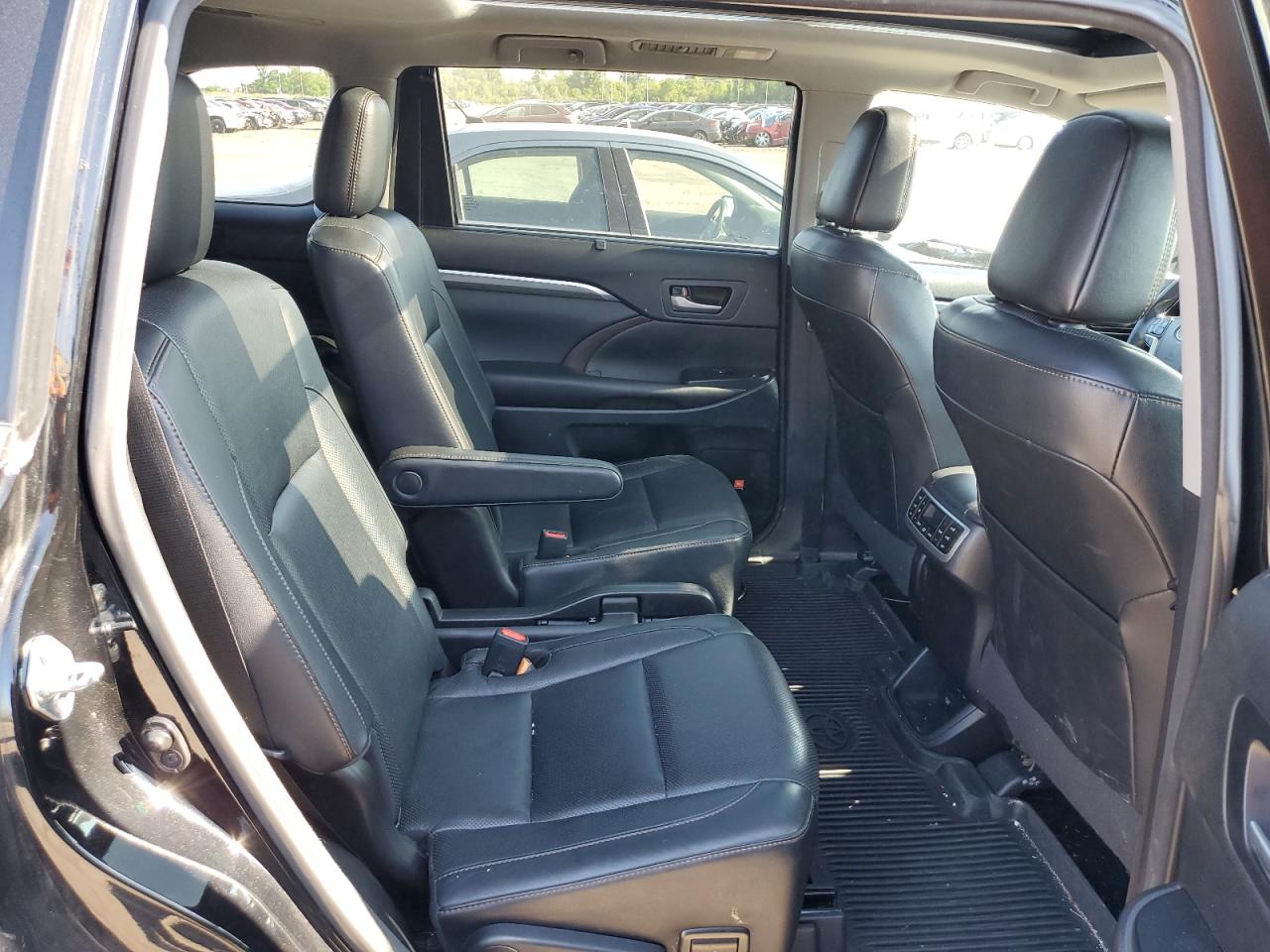 2017 Toyota Highlander Limited VIN: 5TDDZRFH9HS367917 Lot: 63957374