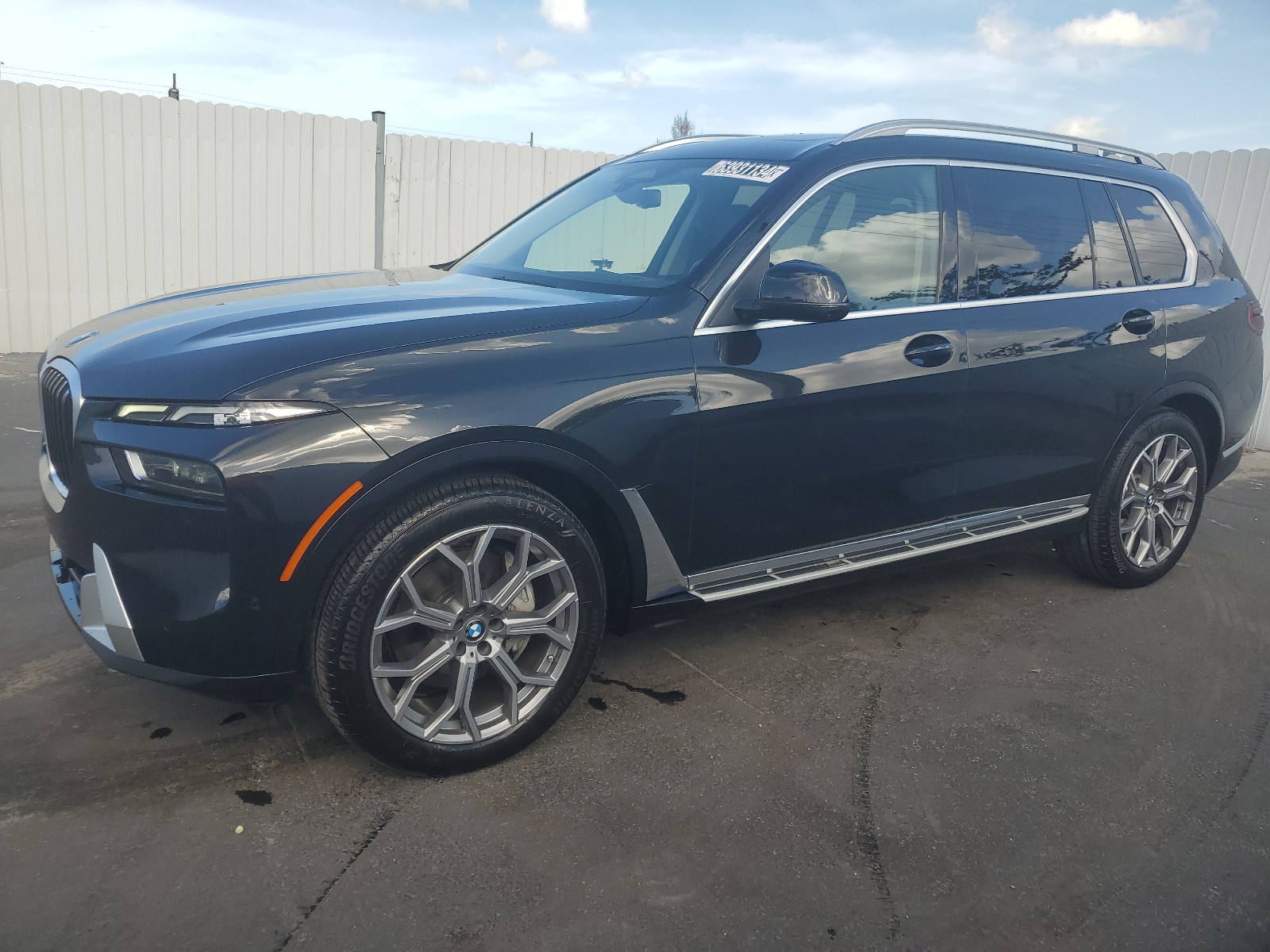 2024 BMW X7 xDrive40I vin: 5UX23EM03R9T69191