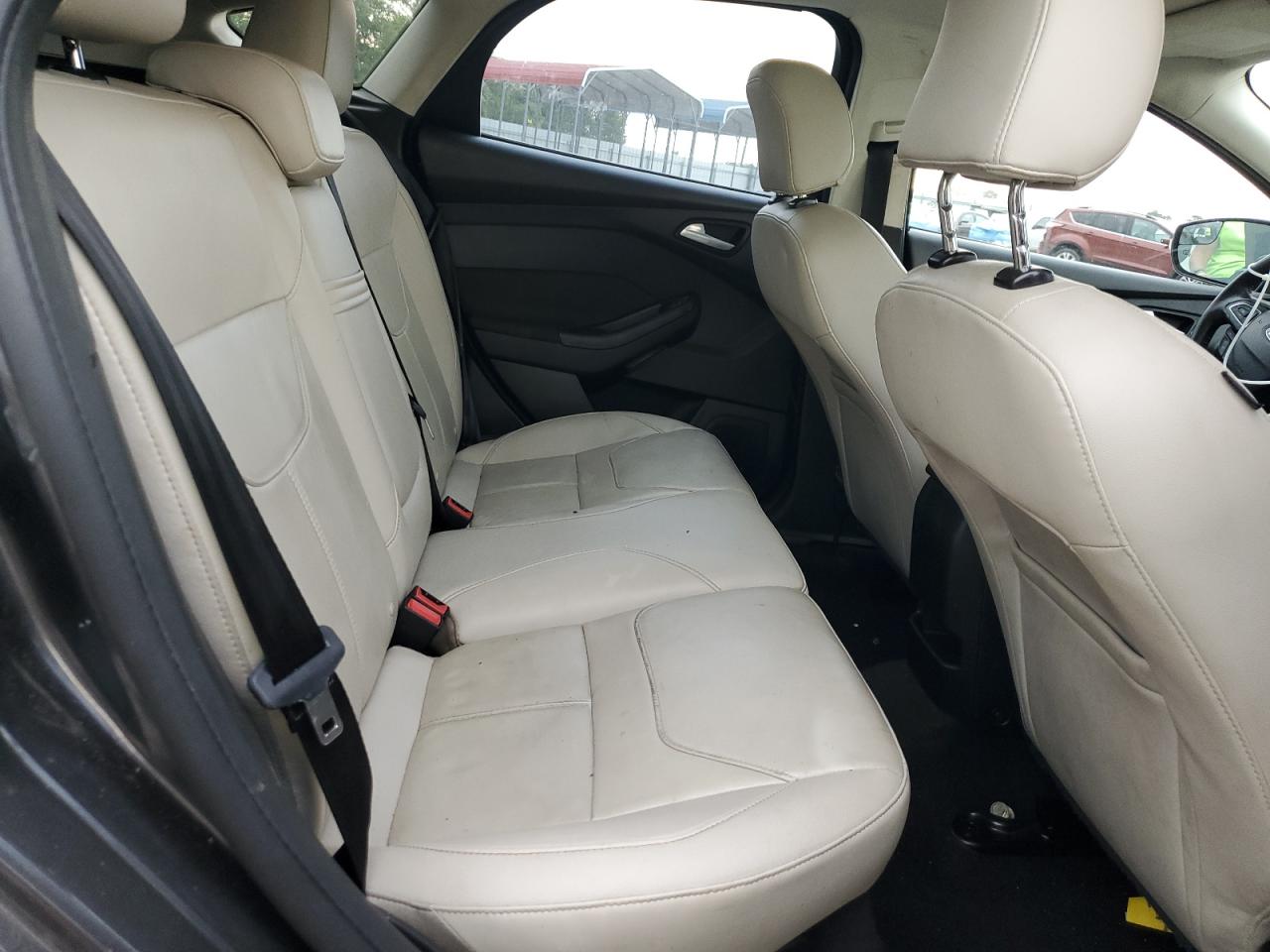 1FADP3N25GL330479 FORD FOCUS 2016