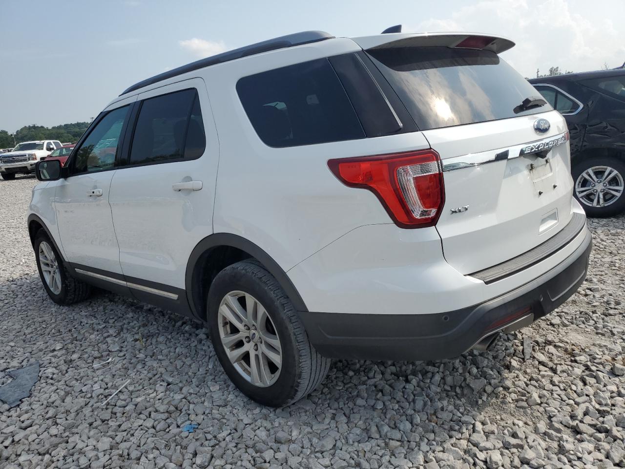 1FM5K7D80JGA68974 2018 FORD EXPLORER - Image 2