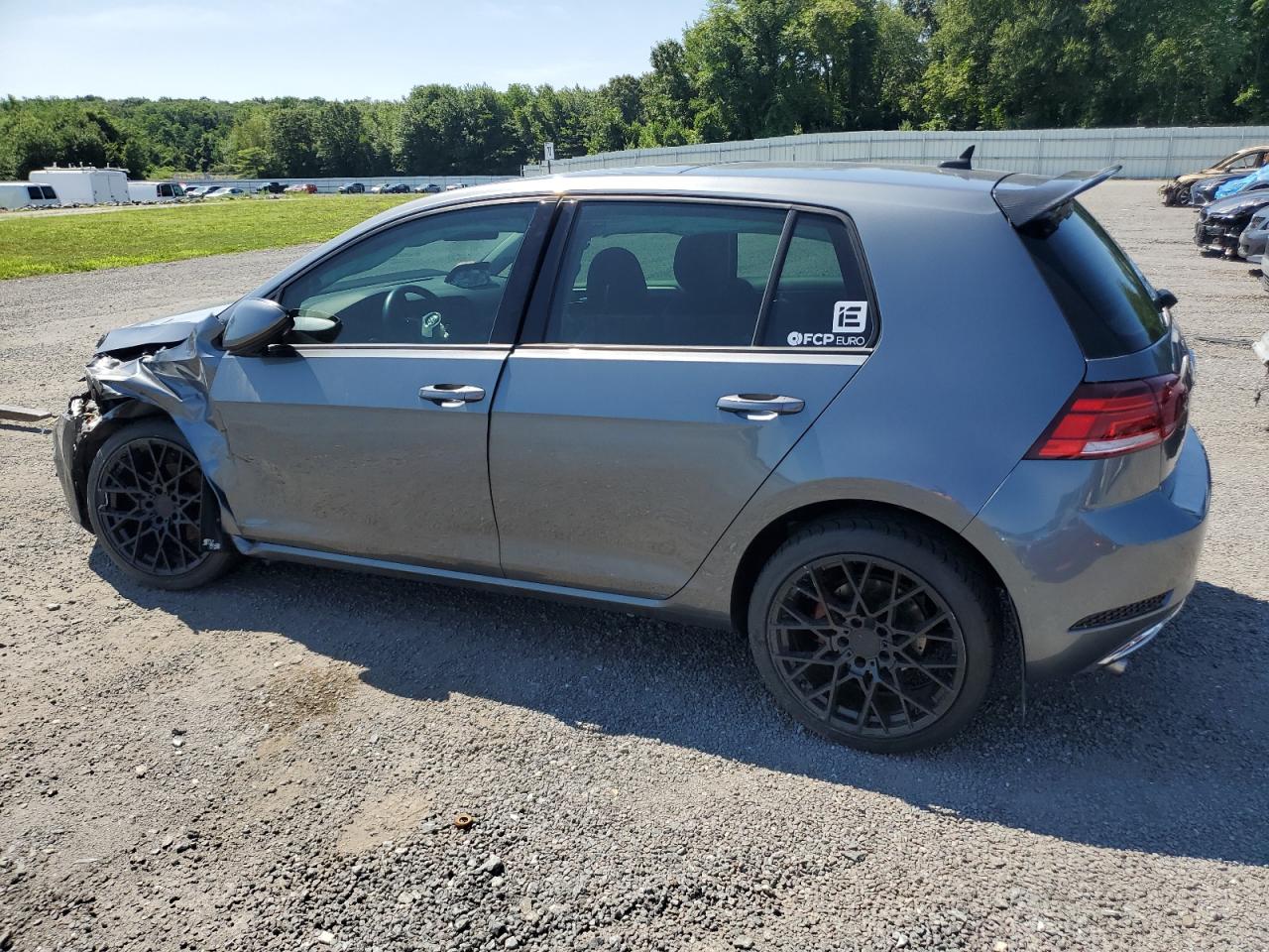 3VWB17AU9JM288709 2018 VOLKSWAGEN GOLF - Image 2