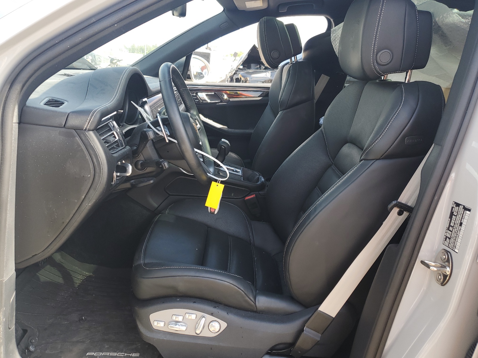 WP1AG2A56PLB39790 2023 Porsche Macan S