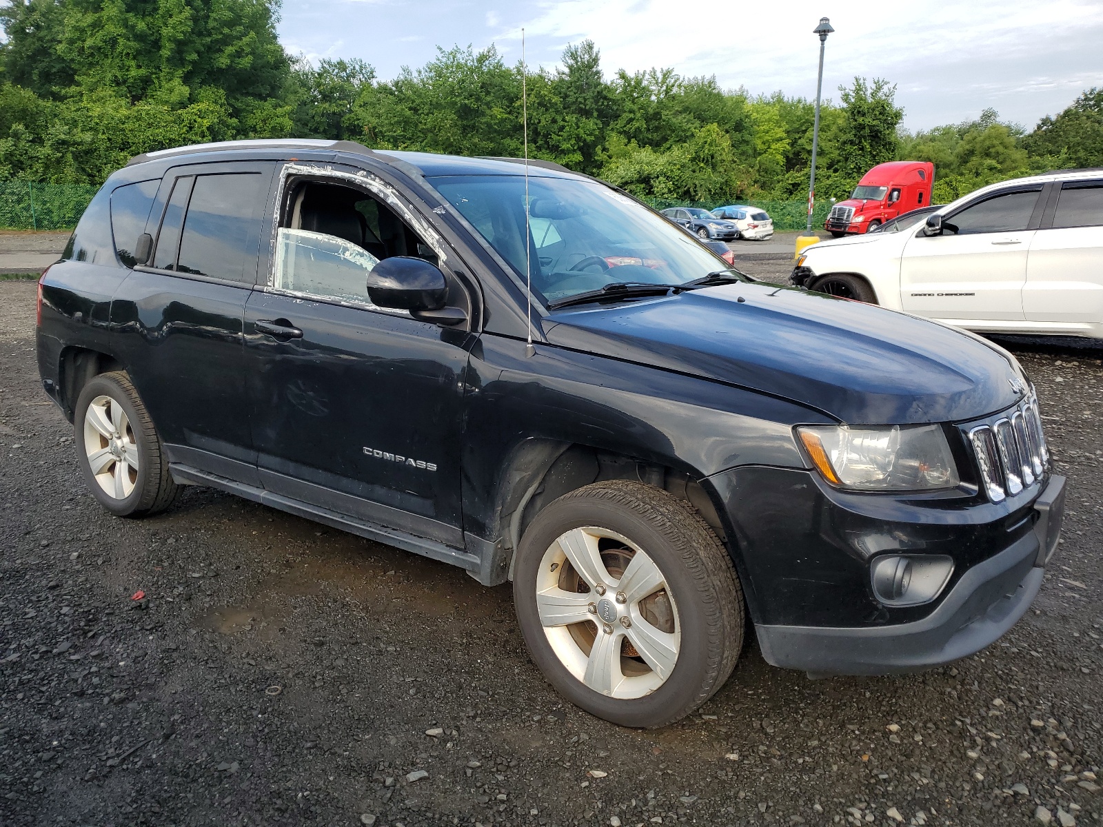 2014 Jeep Compass Latitude vin: 1C4NJDEBXED632931