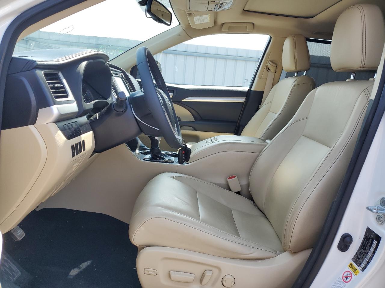 2016 Toyota Highlander Xle VIN: 5TDJKRFH1GS327191 Lot: 63842514