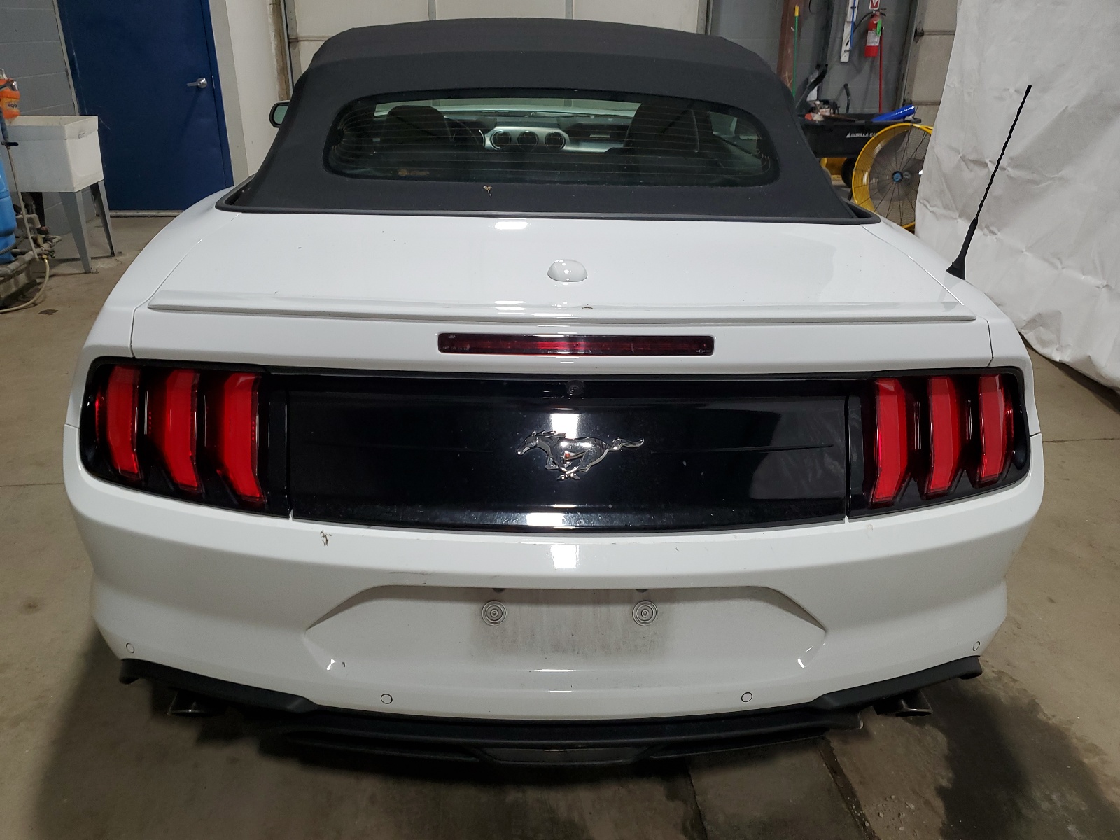 1FATP8UH6N5124944 2022 Ford Mustang
