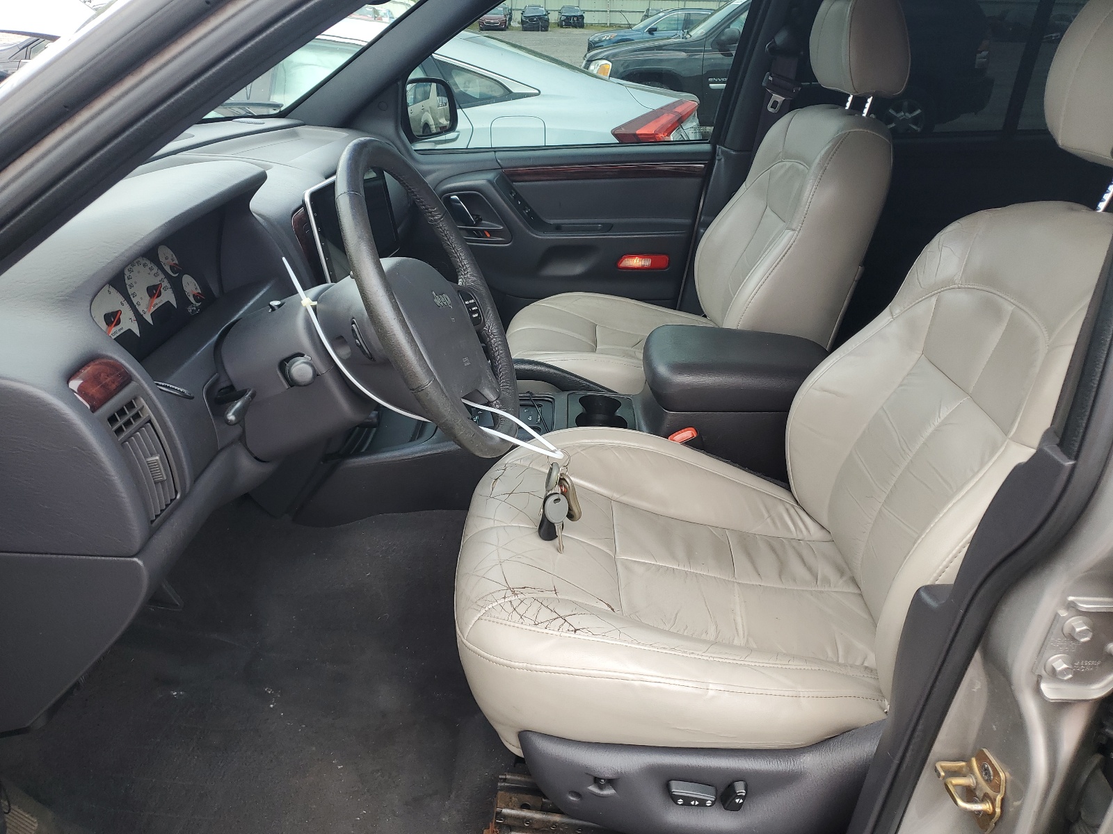 1J4GW58N61C653923 2001 Jeep Grand Cherokee Limited