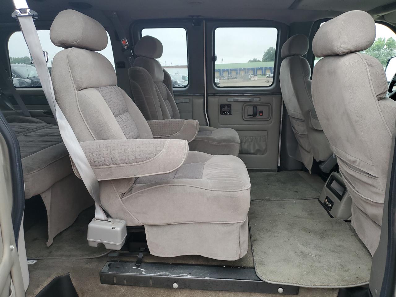 2005 Chevrolet Express G1500 VIN: 1GBFG15T251269153 Lot: 65033594