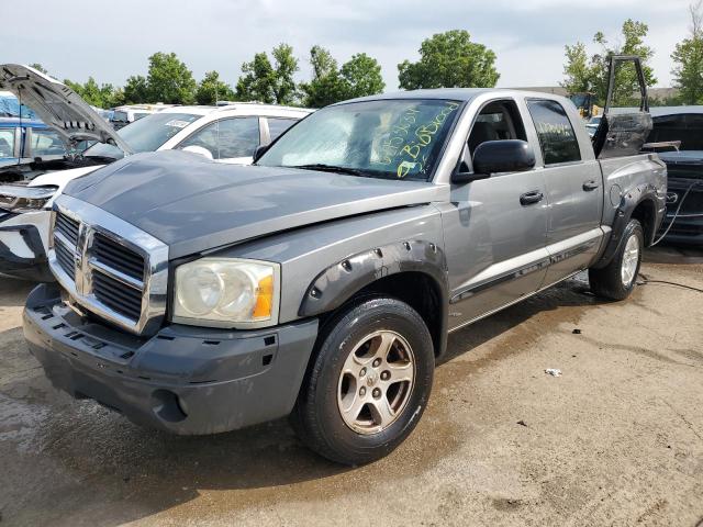 2005 Dodge Dakota Quad Slt for Sale in Bridgeton, MO - Front End