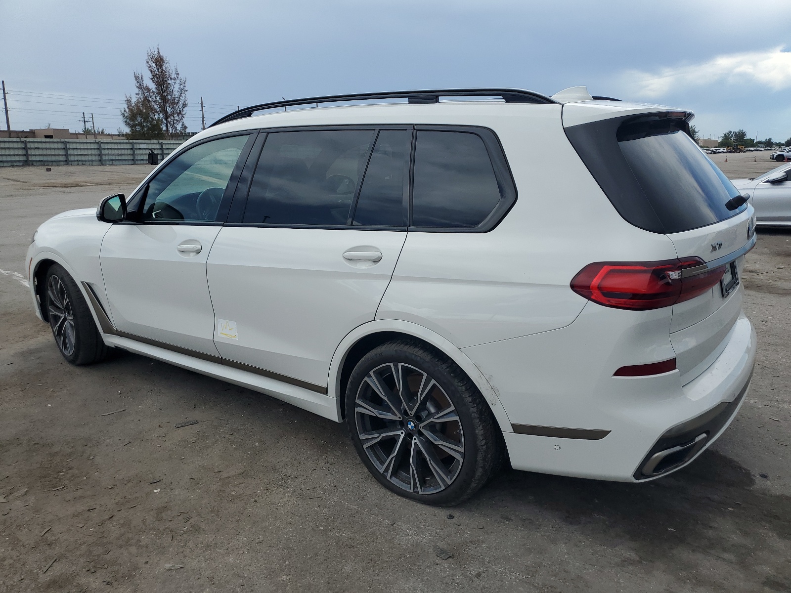 5UXCX6C04N9K06821 2022 BMW X7 M50I