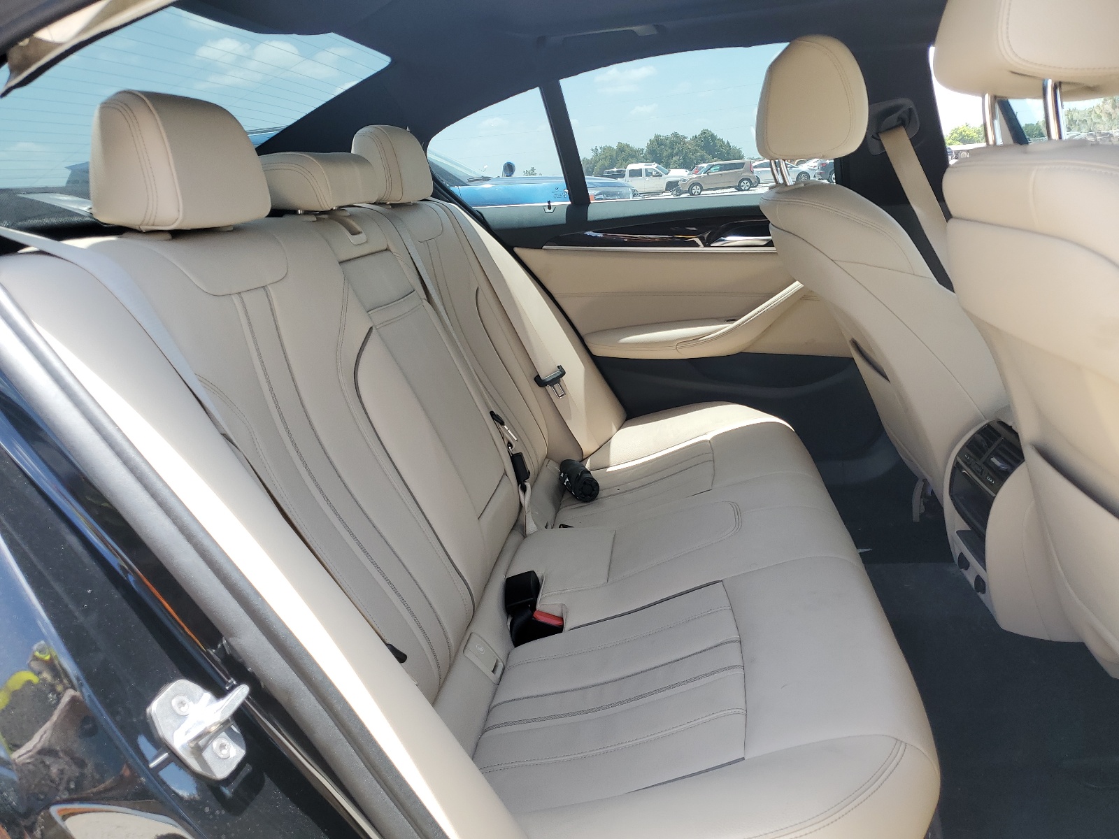 WBAJA9C53KB398998 2019 BMW 530E