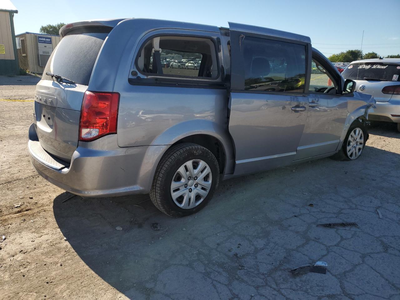 2C4RDGBG7JR151309 2018 Dodge Grand Caravan Se