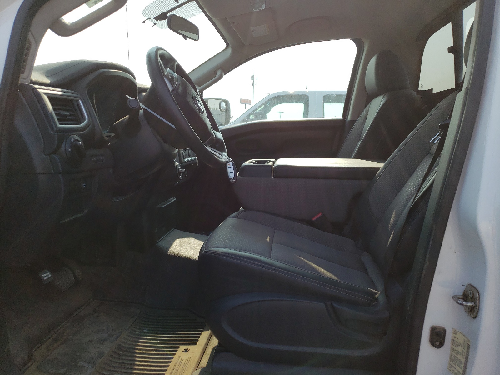 1N6AA1R80HN559964 2017 Nissan Titan S