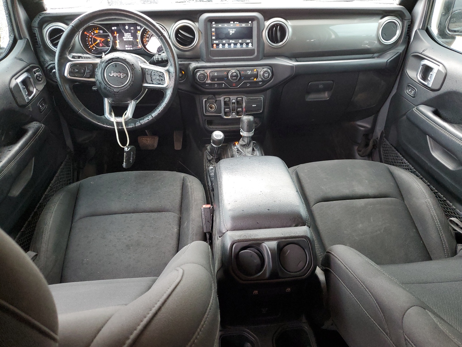 1C4HJXEN7KW592378 2019 Jeep Wrangler Unlimited Sahara