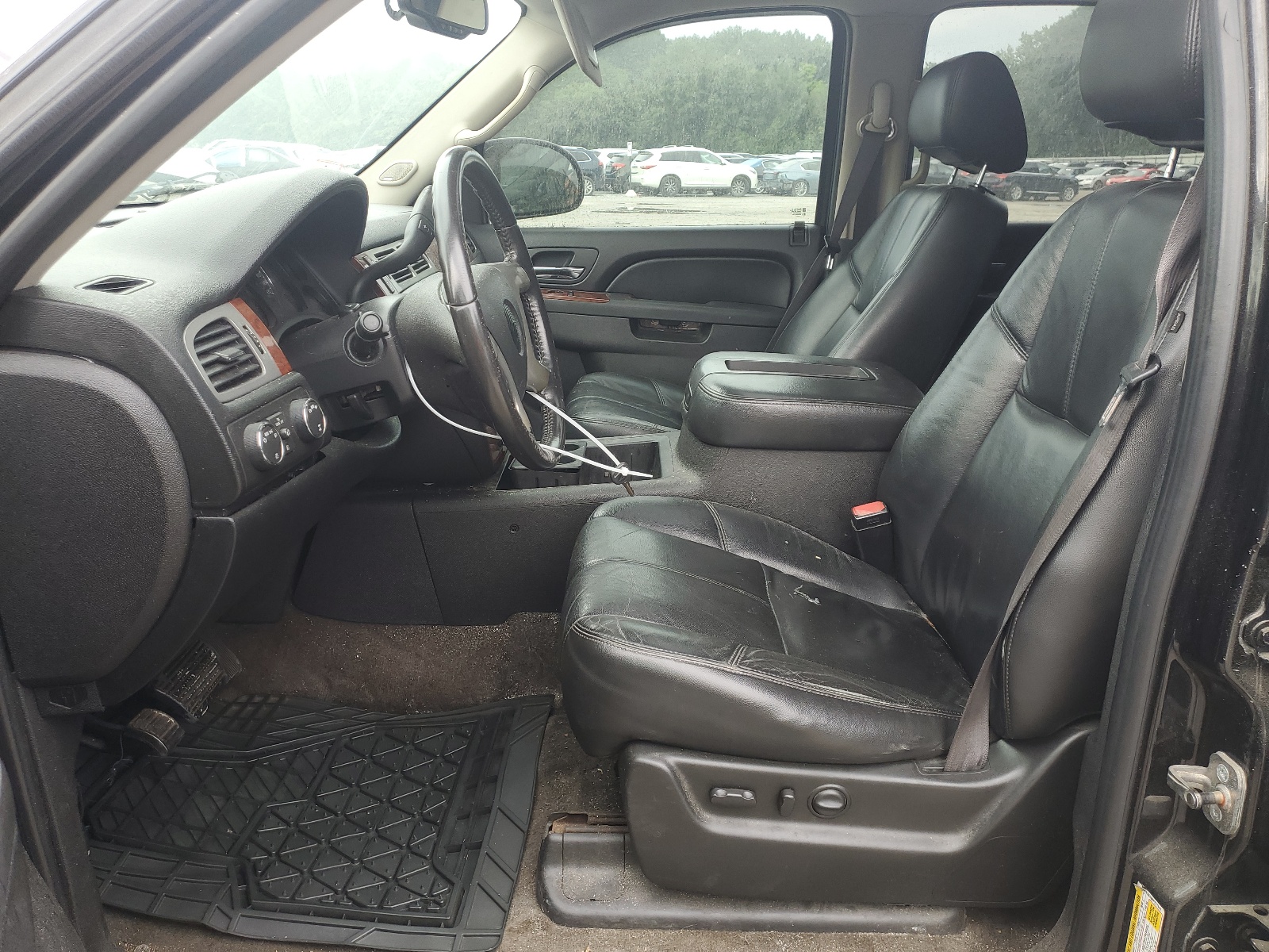 1GNSKBE08BR277444 2011 Chevrolet Tahoe K1500 Lt