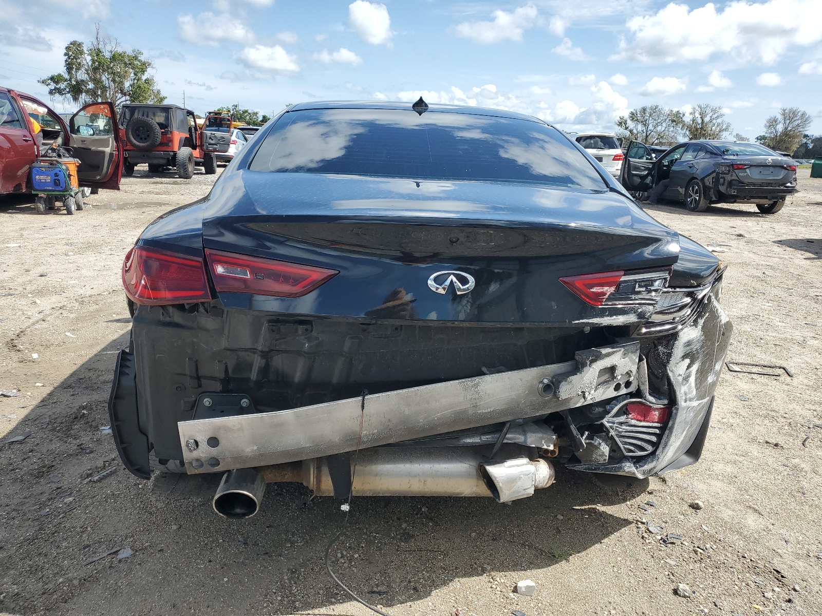 JN1EV7EK8HM364541 2017 Infiniti Q60 Premium