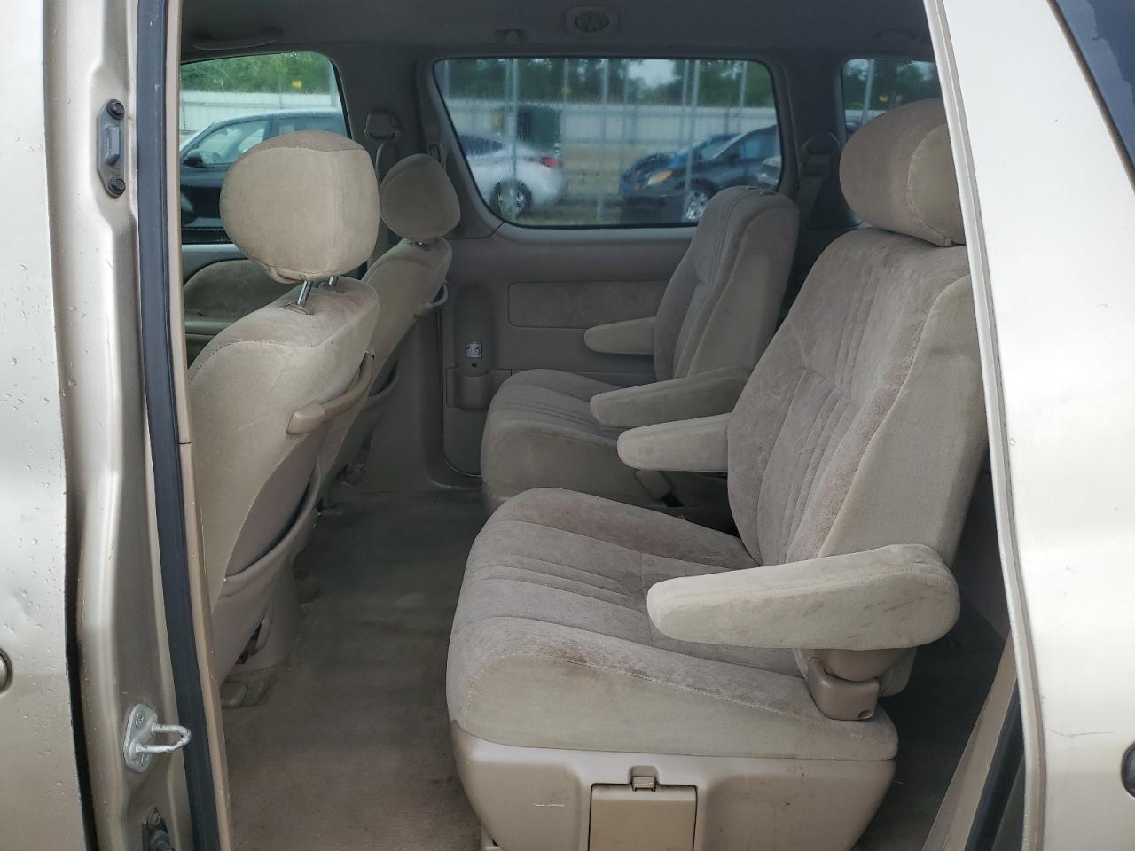 2000 Toyota Sienna Le VIN: 4T3ZF13C4YU205586 Lot: 63260454