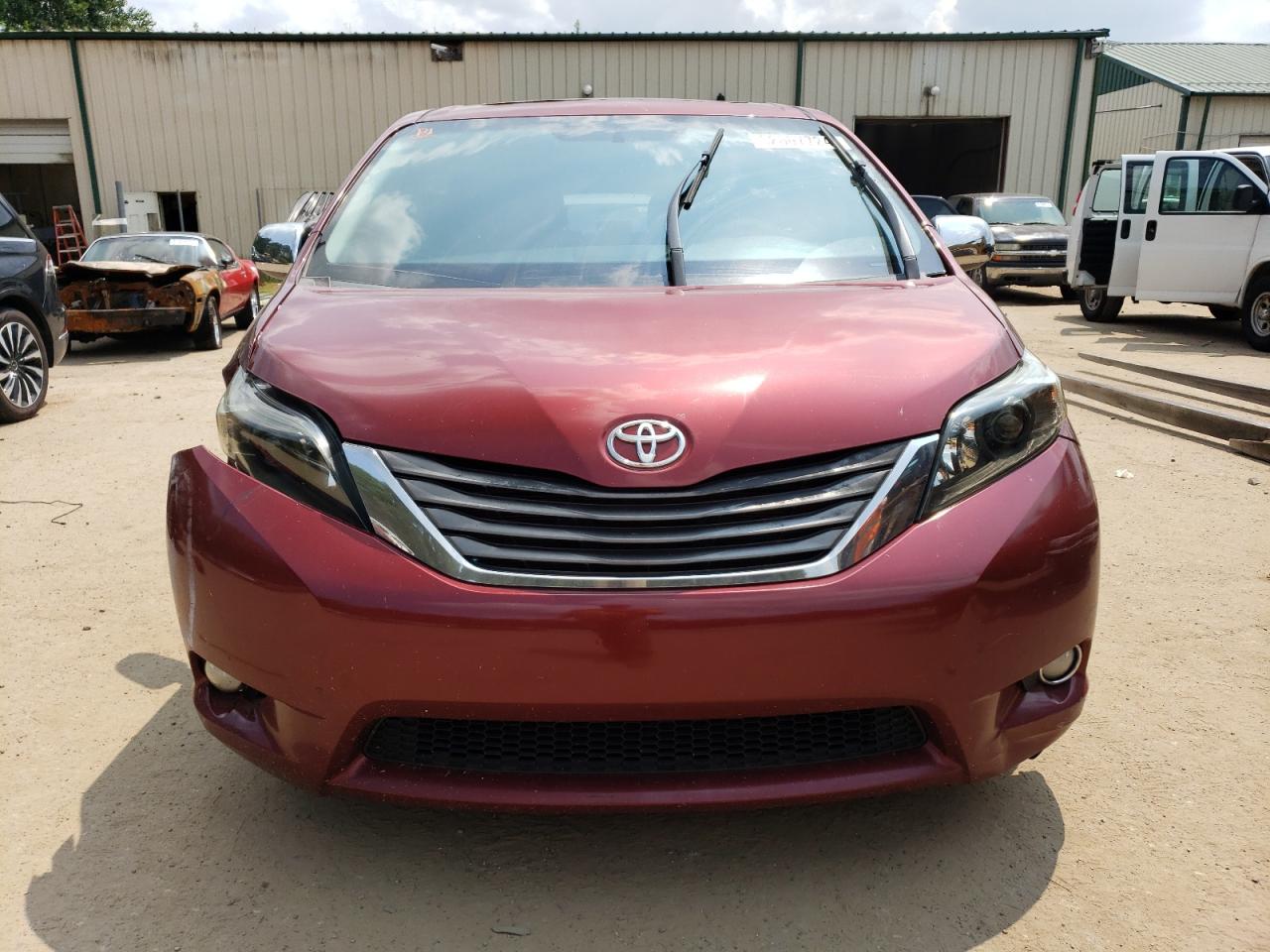 2011 Toyota Sienna Xle VIN: 5TDDK3DC5BS014302 Lot: 62807724