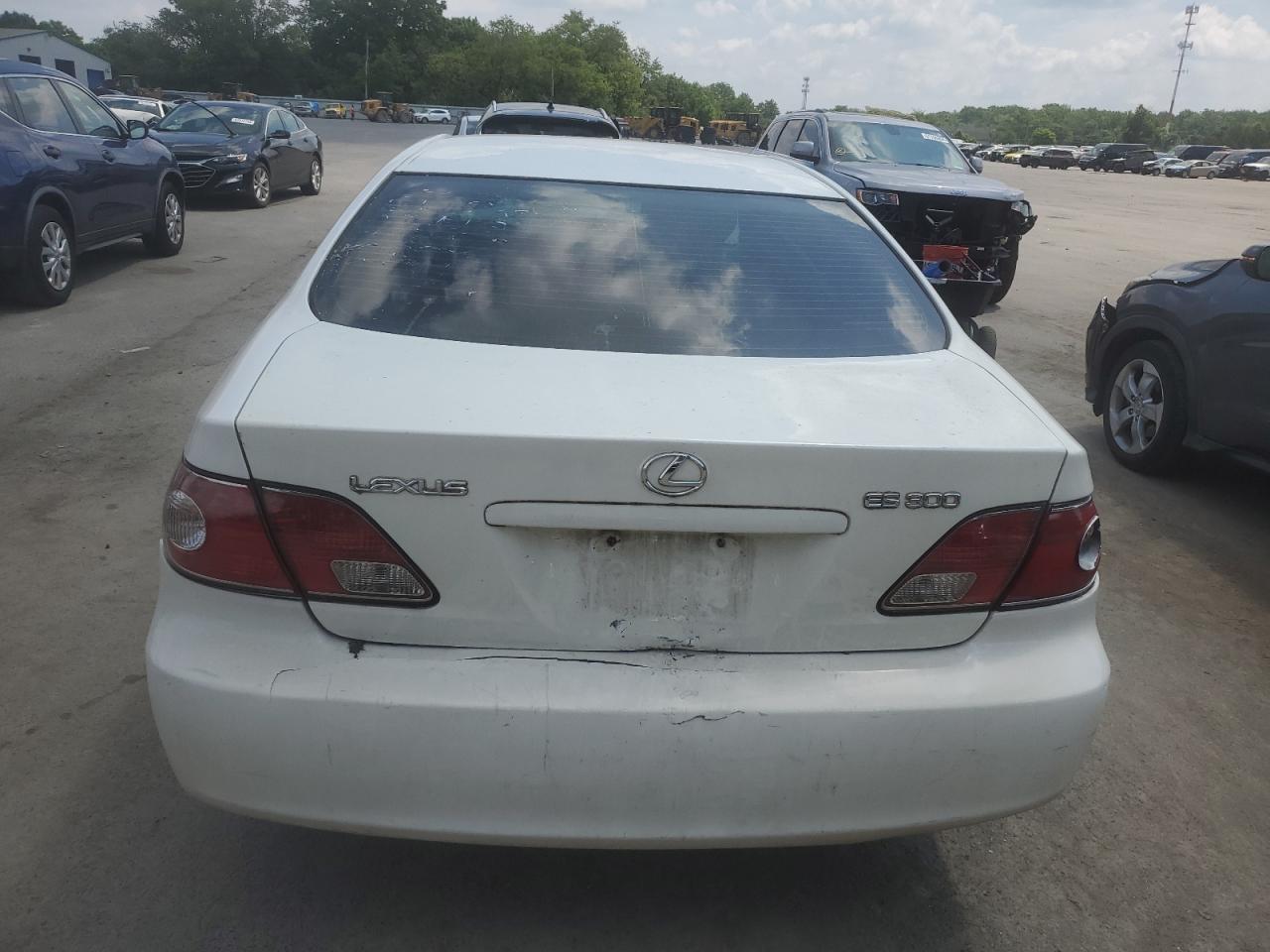 2002 Lexus Es 300 VIN: JTHBF30G325037070 Lot: 62033764