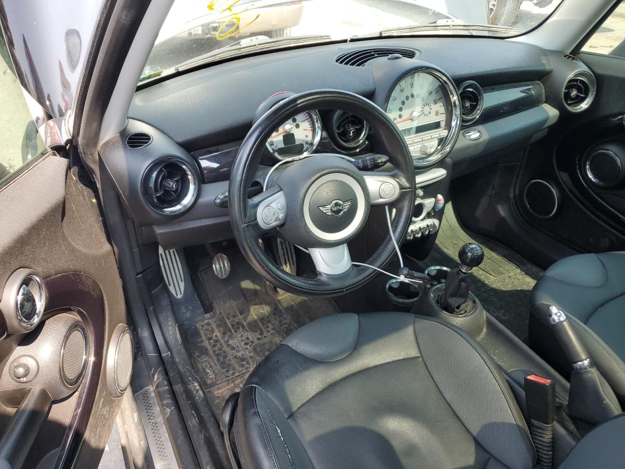 2010 Mini Cooper S Clubman VIN: WMWMM3C55ATP75163 Lot: 64673954