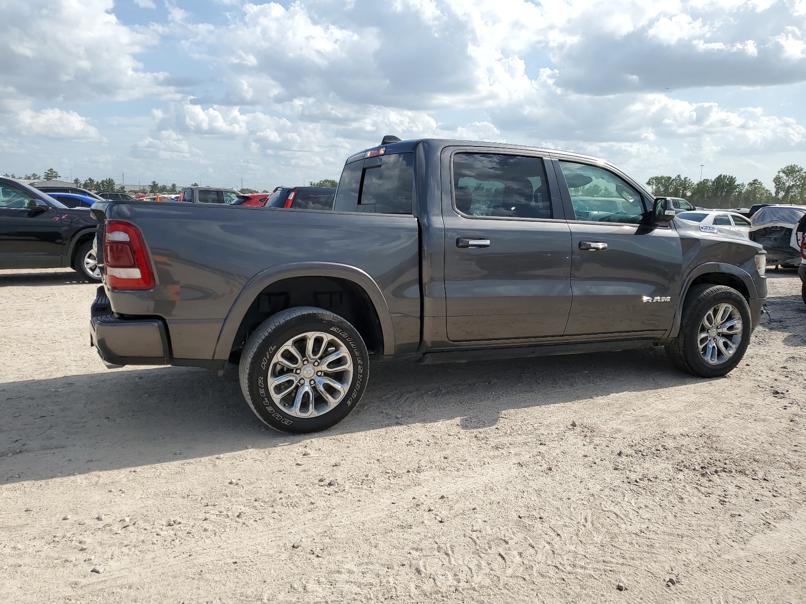 2022 Ram 1500 Laramie vin: 1C6SRFJT7NN285789