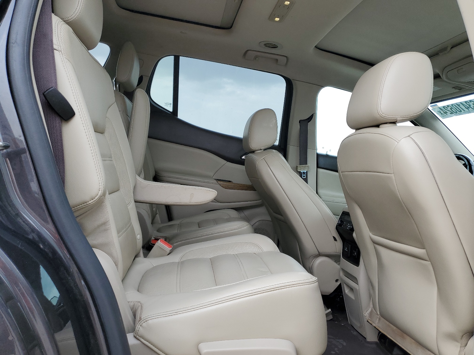 1GKKNPLS9HZ294042 2017 GMC Acadia Denali