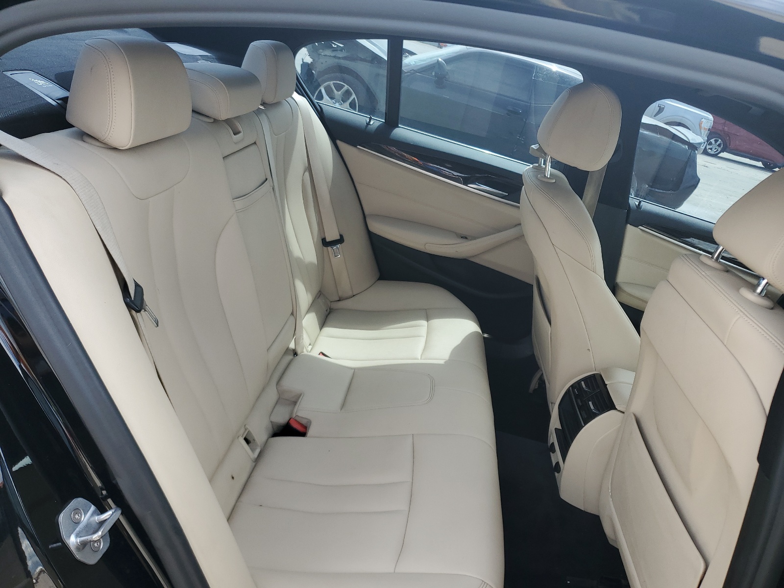 2019 BMW 530E vin: WBAJA9C59KB392784