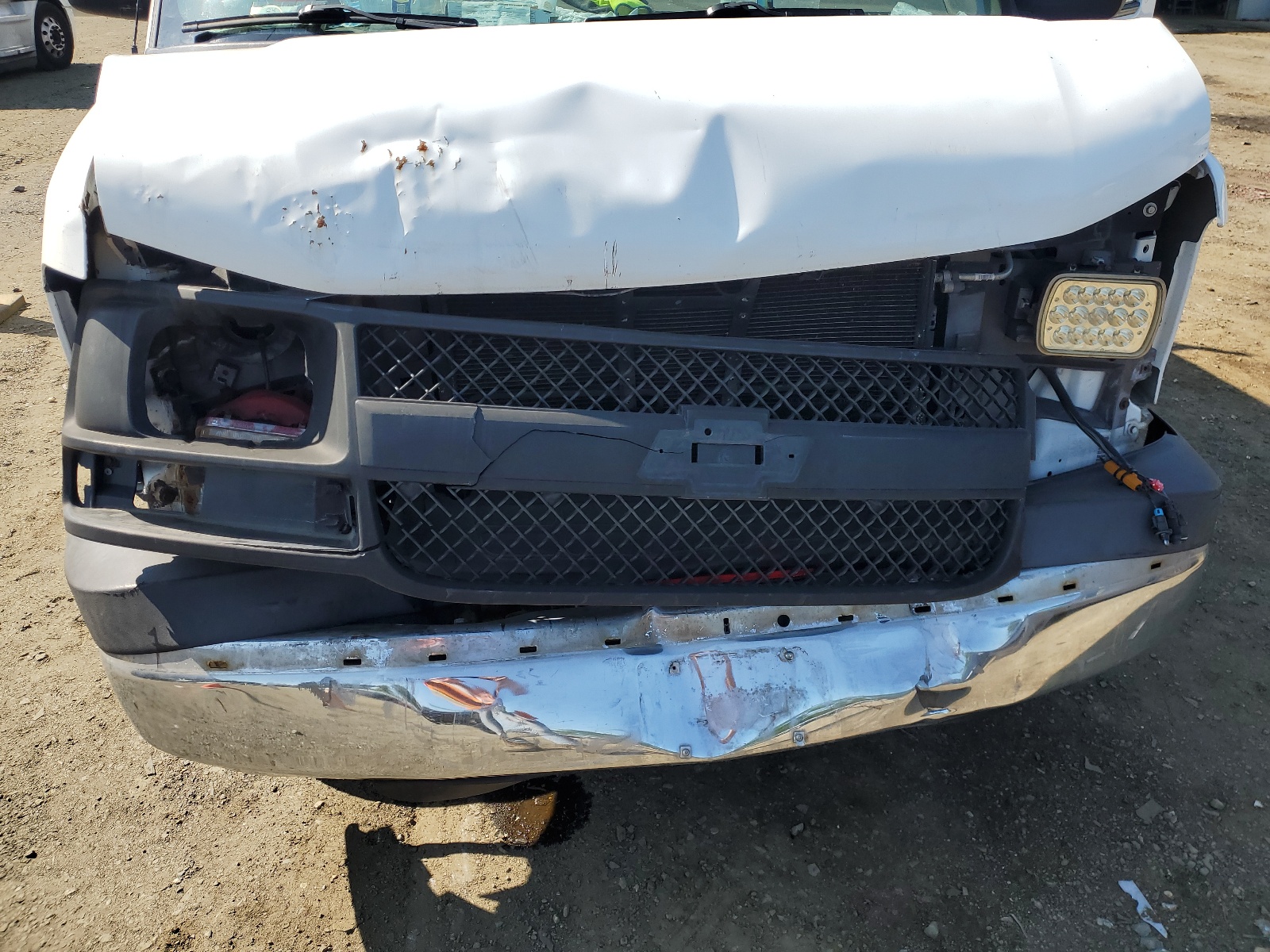 1GCWGBFF3H1105621 2017 Chevrolet Express G2500