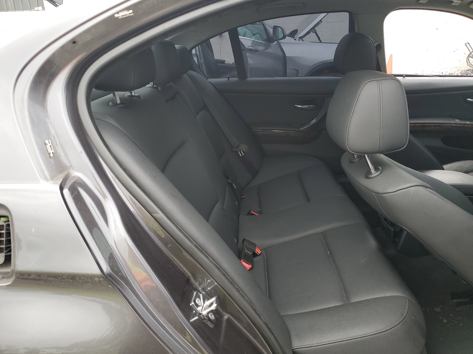 WBAVC735X8KP39676 2008 BMW 328 Xi Sulev