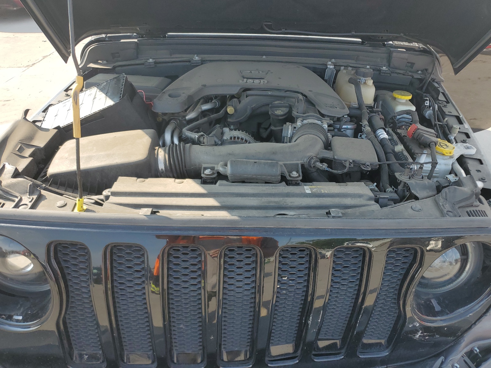 1C4HJXDG8KW630235 2019 Jeep Wrangler Unlimited Sport