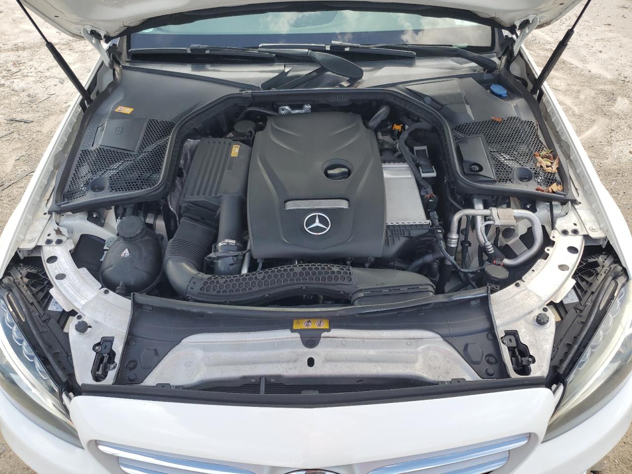 2016 Mercedes-Benz C 300 VIN: 55SWF4JB1GU112574 Lot: 64752244